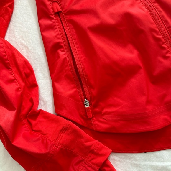 Lululemon Goal Smasher Jacket Carnation Red 6 like new - Picture 6 of 9